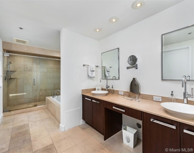 3801 Collins Ave - Photo Thumbnail 43