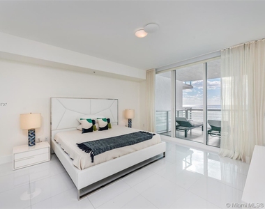 3801 Collins Ave - Photo Thumbnail 31