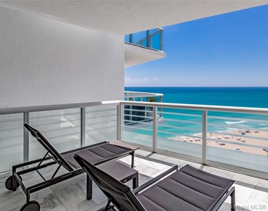 3801 Collins Ave - Photo Thumbnail 12