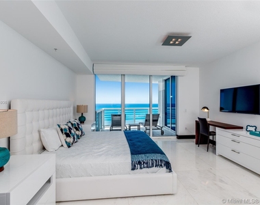 3801 Collins Ave - Photo Thumbnail 10