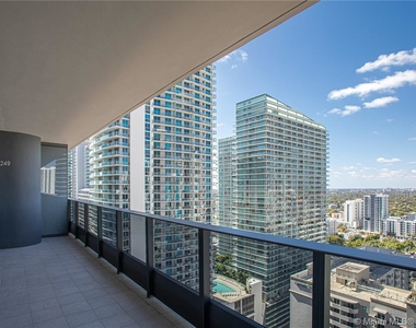 1000 Brickell Plaza - Photo Thumbnail 14