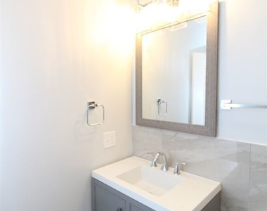 1226 W Sherwin Ave Apt 2s - Photo Thumbnail 10