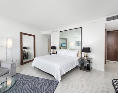 2201 Collins Ave - Photo Thumbnail 3