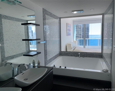 200 Biscayne Boulevard Way - Photo Thumbnail 11