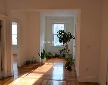 106 Queensberry St. - Photo Thumbnail 7