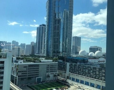 1040 Biscayne Blvd - Photo Thumbnail 2