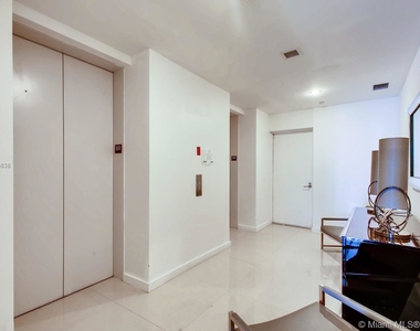 1100 Biscayne Blvd - Photo Thumbnail 14