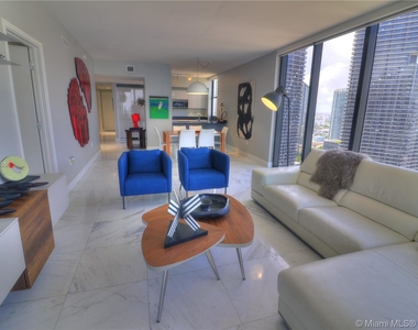 1010 Brickell Ave - Photo Thumbnail 5