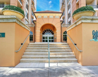 626 Coral Way - Photo Thumbnail 2