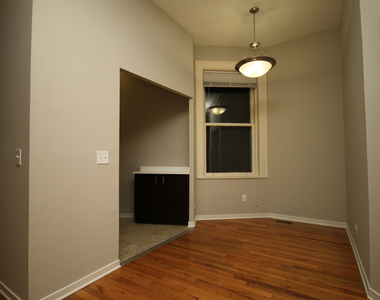 418 W Belden Ave - Photo Thumbnail 3