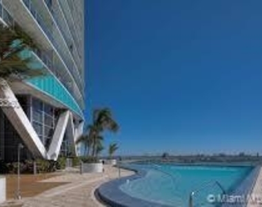 888 Biscayne Blvd - Photo Thumbnail 25