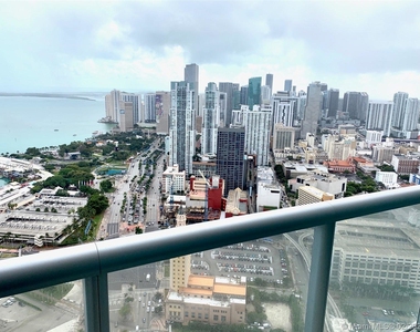 888 Biscayne Blvd - Photo Thumbnail 23