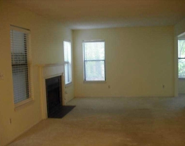 2108 Huntingdon Chase - Photo Thumbnail 3