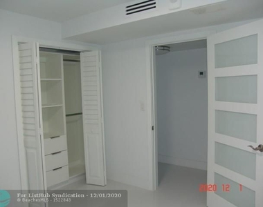 6039 Collins Ave - Photo Thumbnail 24