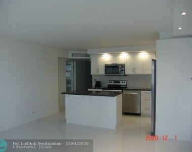 6039 Collins Ave - Photo Thumbnail 22