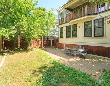 61 Huron Avenue - Photo Thumbnail 18