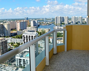 17875 Collins Ave - Photo Thumbnail 54