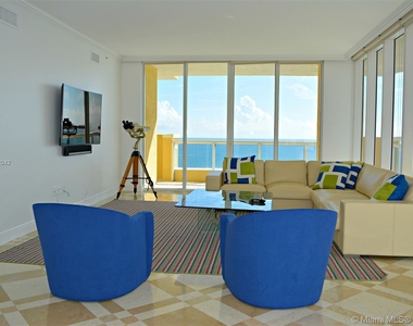 17875 Collins Ave - Photo Thumbnail 17