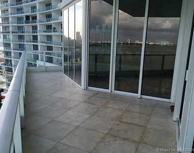 2020 N Bayshore Dr - Photo Thumbnail 11