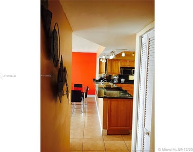 7135 Collins Ave - Photo Thumbnail 12