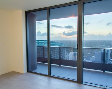 1000 Brickell Plaza - Photo Thumbnail 16