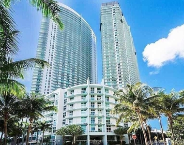 1900 N Bayshore Dr - Photo Thumbnail 16