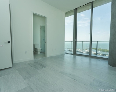 2675 S Bayshore Drive - Photo Thumbnail 21