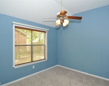 3319 Beech Point Dr - Photo Thumbnail 13