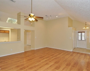 3319 Beech Point Dr - Photo Thumbnail 3