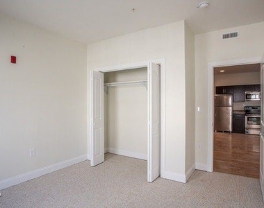 4111 Ludlow St 3r - Photo Thumbnail 9