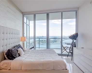 1100 Biscayne Blvd - Photo Thumbnail 8