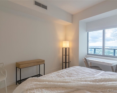 1100 Biscayne Blvd - Photo Thumbnail 16