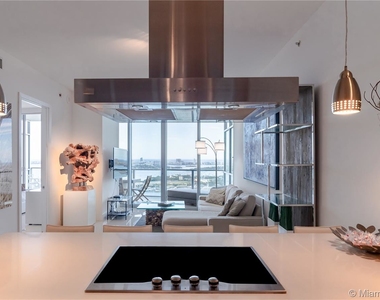 1100 Biscayne Blvd - Photo Thumbnail 7