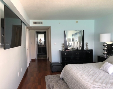 6917 Collins Ave - Photo Thumbnail 36