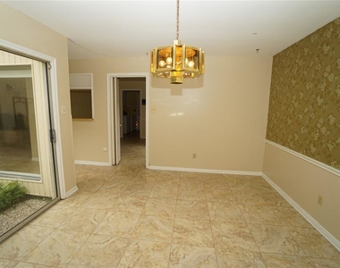 7830 Rollingbrook Drive - Photo Thumbnail 8