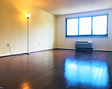 2201 Cherry St Apt 604 - Photo Thumbnail 6