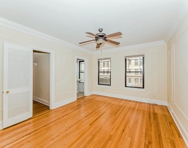 215 East Chestnut - Photo Thumbnail 14