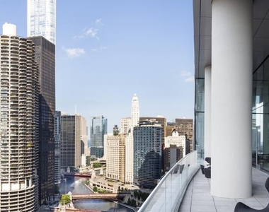 111 West Wacker - Photo Thumbnail 10