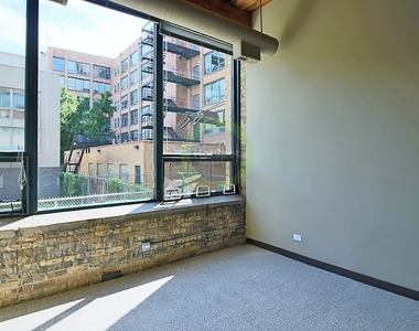 925 W Huron - Photo Thumbnail 11