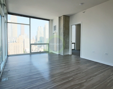 805 North Lasalle - Photo Thumbnail 6