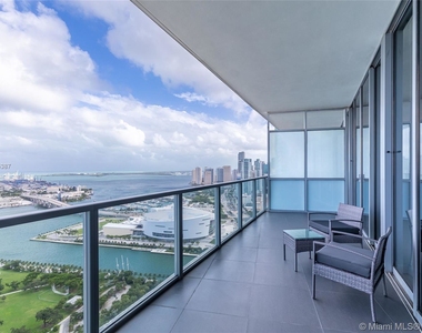 1100 Biscayne Blvd - Photo Thumbnail 0