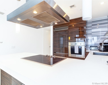 1100 Biscayne Blvd - Photo Thumbnail 18