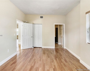 2328 Sw 21st Ter - Photo Thumbnail 22