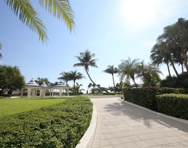 5151 Collins Ave - Photo Thumbnail 16