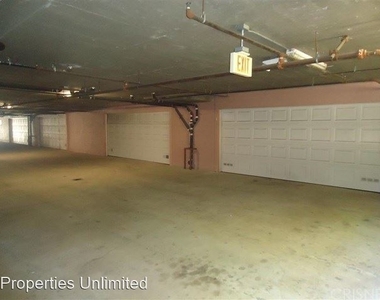 15225 Dickens Street - Photo Thumbnail 5