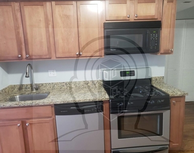 7616 N Marshfield Ave - Photo Thumbnail 6