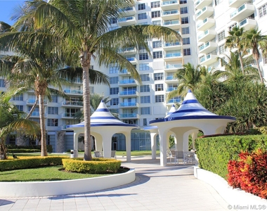 5151 Collins Ave - Photo Thumbnail 138