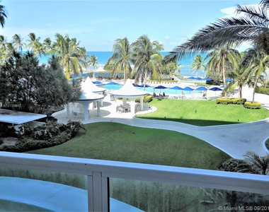 5151 Collins Ave - Photo Thumbnail 2