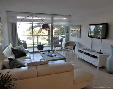 5151 Collins Ave - Photo Thumbnail 117