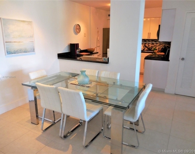 5151 Collins Ave - Photo Thumbnail 21